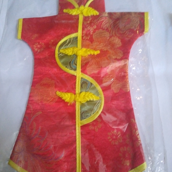 #1 Chinese Dress Wine Bottle Covers, Set of 4 - Picture 6 of 10